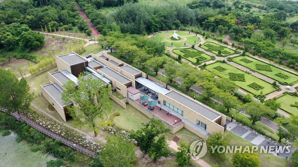 대형견도 풀장 있는 밤 — 경주 바다·언덕 1박 2일